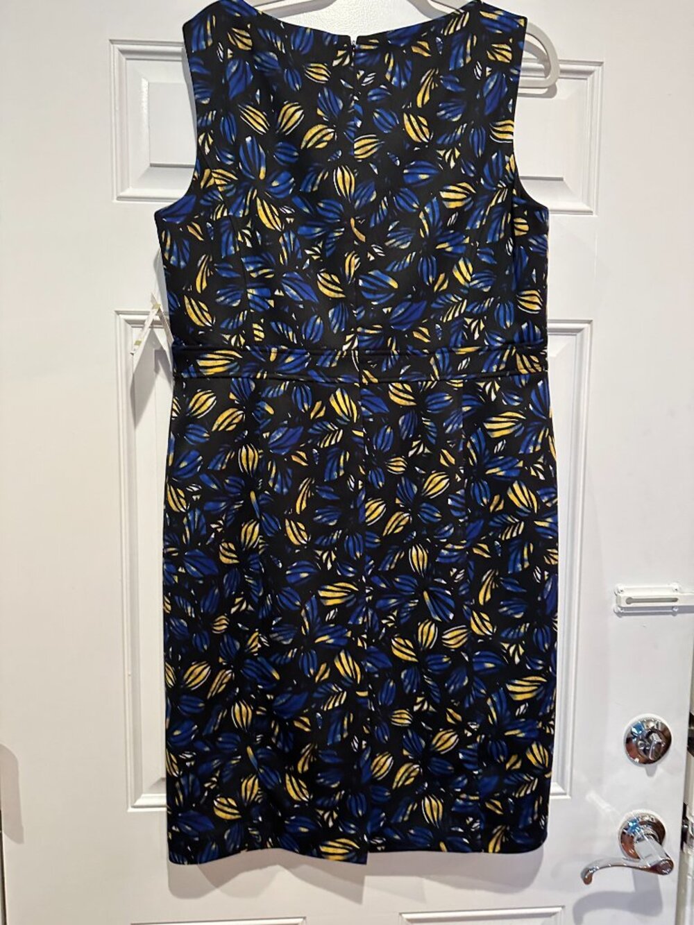 Kasper sleeveless dress - Picture 2 of 3